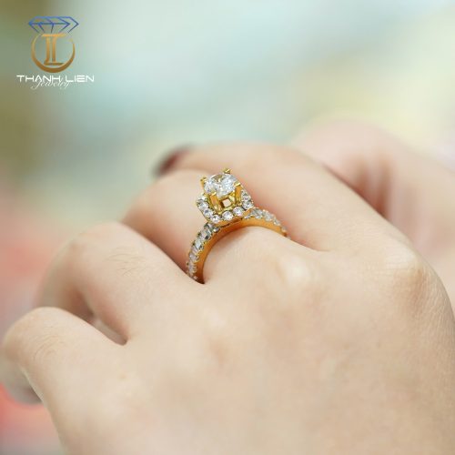 Nhẫn Cầu Hôn Vàng 18k Đài Hoa 3